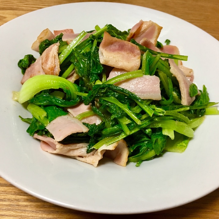 小松菜と青梗菜のベーコン炒め レシピ 作り方 By おこのみっちゃん 楽天レシピ